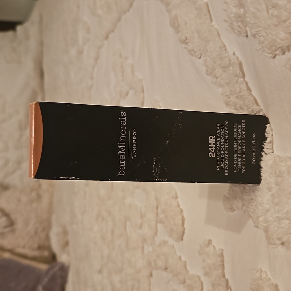 BareMinerals 24hr performance wear liquid foundation.Broad Spectrum SPF20 PECAN